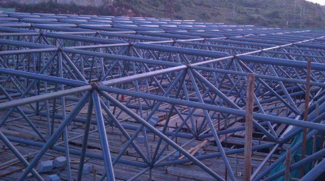 巴南概述网架加工中对钢材的质量的过细恳求